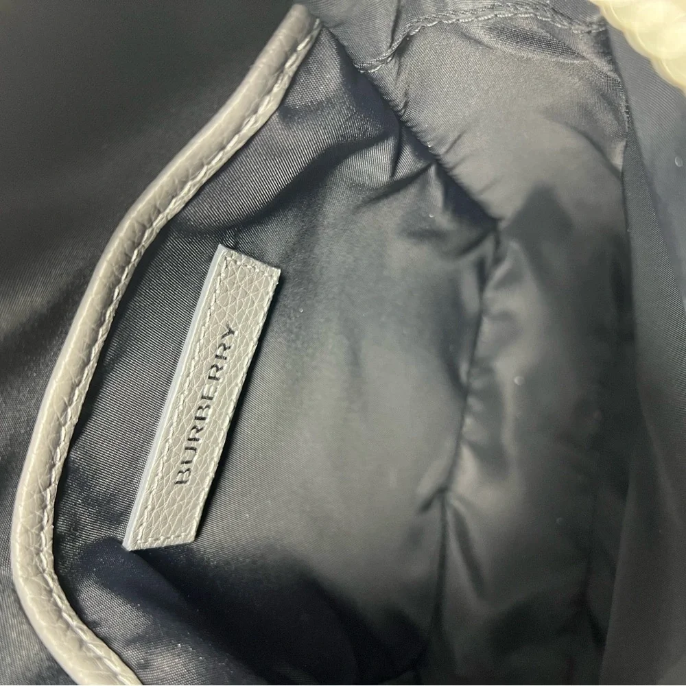 New Burberry leather messenger bag Thornton Small Messenger Bag Crossbody bag - Picture 7 of 10